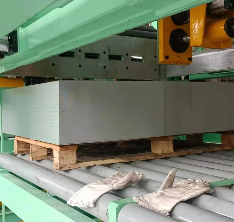 No Roller Mark Non-stop Rotary Shear Cut To Length Line